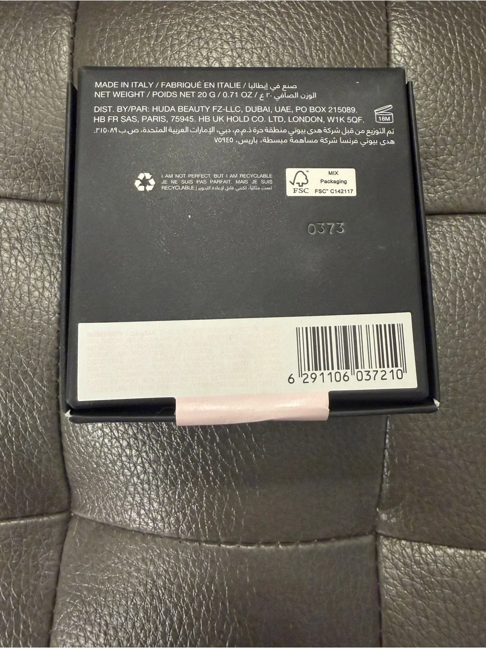 HUDA BEAUTY Easy Bake Loose Baking & Setting Powder - Black Packaging